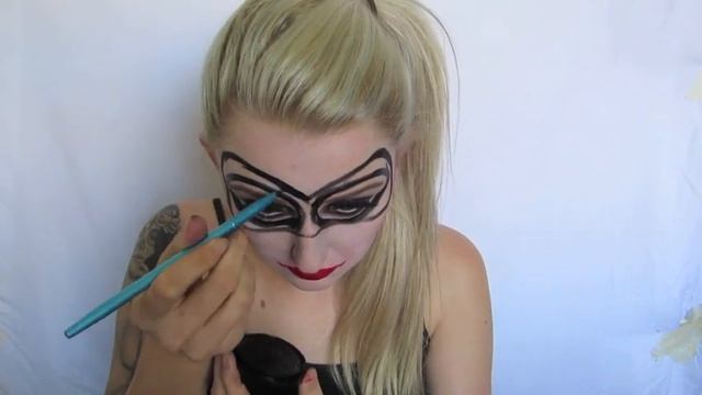 Harley Quinn Makeup & Body Paint Tutorial! (Highly Requested) смотреть онлайн