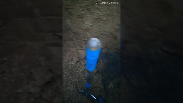 Колодец легко в одного выкопать. Помощник нужен в конце.