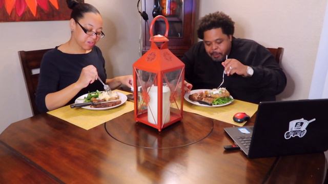 Eat Steak and Laugh with Us | She Boiled the Fried Chicken смотреть онлайн