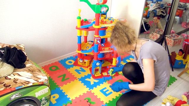 ?УБОРКА В ДЕТСКОЙ КОМНАТЕ? МОТИВАЦИЯ НА УБОРКУ? УБИРАЙСЯ СО МНОЙ? смотреть онлайн