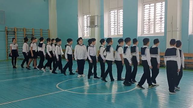 Общешкольный смотр строя и песни.6 В класс. 16.02.2022 г. смотреть онлайн