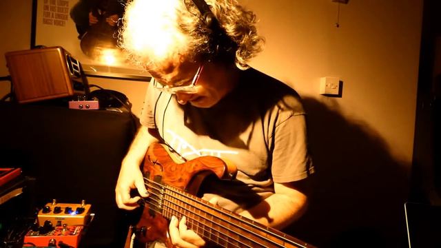 Steve Lawson - solo bass video: Language And Memory смотреть онлайн