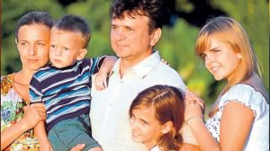 ГРОМКИЙ УХОД, И ТРОЕ ДЕТИШЕК. Что стало с ТИМУРОМ КИЗЯКОВЫМ после передачи «ПОКА ВСЕ ДОМА»