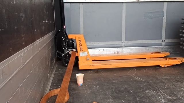 крепеж груза. контроль Bag. красная машина смотреть онлайн