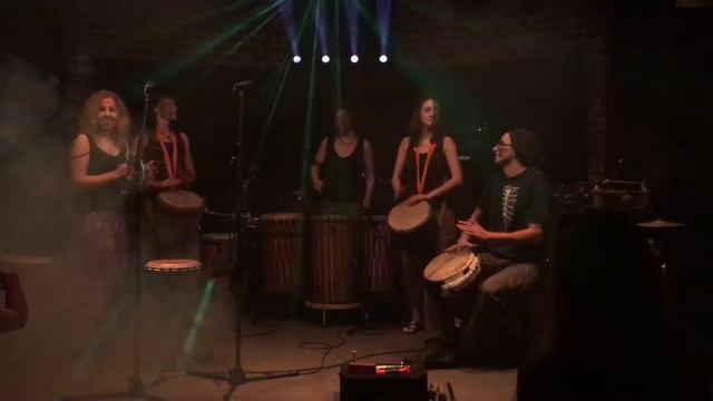 Sundrums на "Red Halloween", Samba Reggae смотреть онлайн