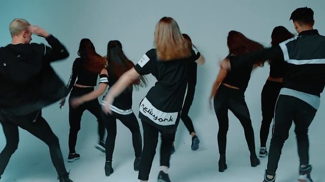 "let it go" choreo by Gorgeous Bonchinche смотреть онлайн