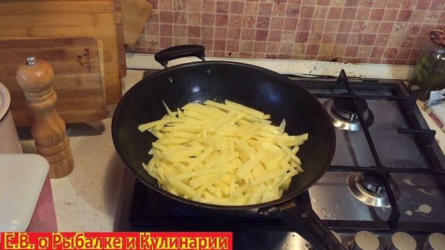 Самая вкусная картошечка с окорочками жаренная на сковороде,такой вы еще не ели.Готовим с поваром. смотреть онлайн