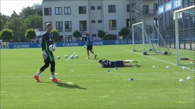 FC Schalke 04 Goalkeepers Training смотреть онлайн