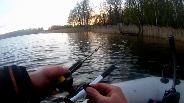 Рыбалка на спиннинг в мае 2020 . Konsu Järv . Рыбалка в Эстонии . смотреть онлайн