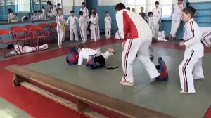Часть 2.  София на тренировке каратэ / Тренировка каратэ для детей /  Training in karate. Children