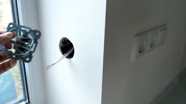 НИКОГДА НЕ УСТАНАВЛИВАЙ РОЗЕТКУ НЕ ПОСМОТРЕВ ЭТО ВИДЕО смотреть онлайн