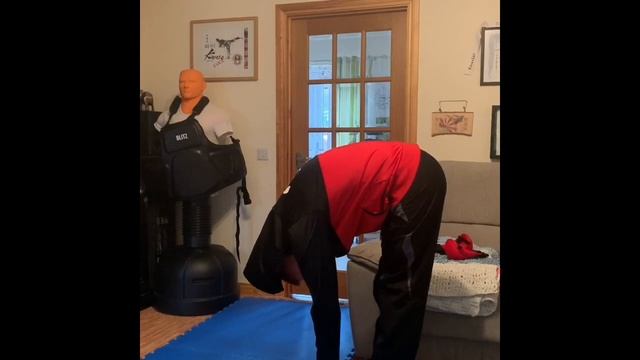 warm up and stretching 1 - living room karate смотреть онлайн