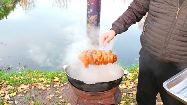 Рецепт свиной рульки в казане, от которой вы будете в восторге!