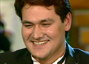 Так вот он оказывается какой - ИЛЬДАР АБДРАЗАКОВ, спевший все арии Шаляпина в одноименном сериале