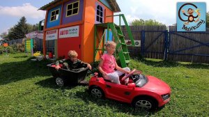 Дети и Машина. Диана, Даня и Милан - Машина скорой помощи и Красная машинка. Манкиту