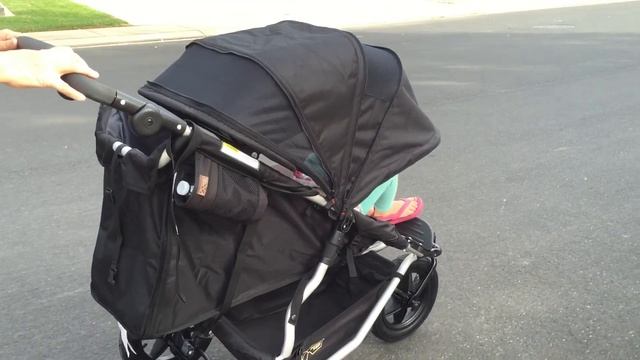 Mountain Buggy +One Stroller Overview смотреть онлайн