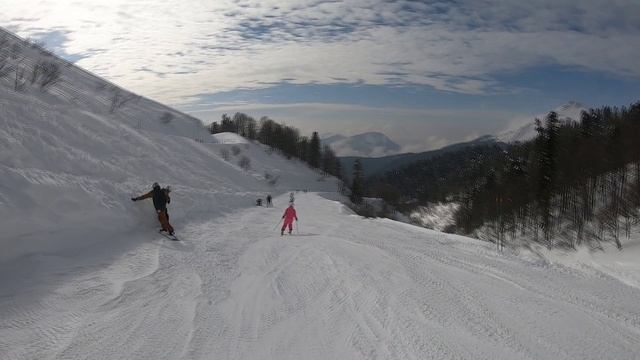 Курорт Роза Хутор, трасса Явор - Явор 2.
Солнечно. смотреть онлайн