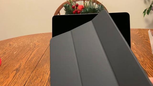 Why Apple, Why $80?? Unboxing the Smart Folio for iPad Pro 11"... смотреть онлайн