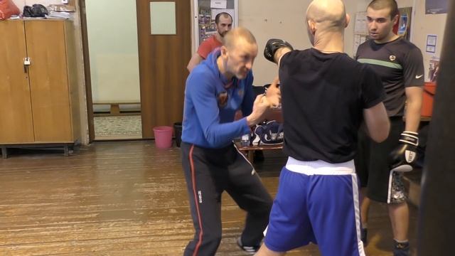 Бокс: что делать после уклона - развитие атаки (English subs) смотреть онлайн