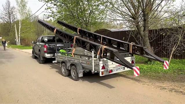 Навес из поликарбоната на 3 машины 9*8 от мастерской #спецкаркас #навеснатримашины смотреть онлайн