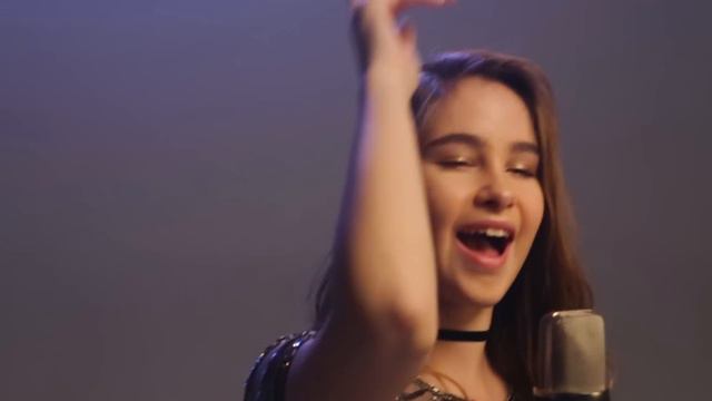 Александра Абрамейцева - С Новым Годом, Земля! смотреть онлайн