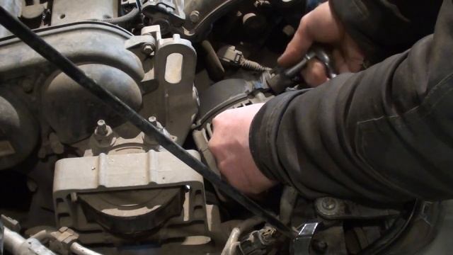 Как снять и поставить генератор Форд Фокус 2(Ford Focus 2)