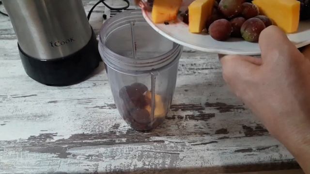 Вечерний смузи из ягод и овощей. смотреть онлайн