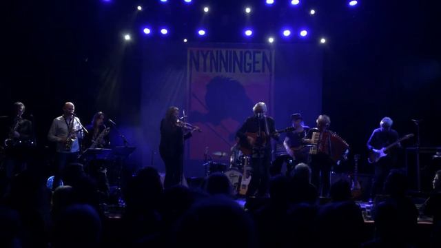 Nynningen med vänner Pustervik 12/12/2017 Ingenting sker mekaniskt IPhone7 Shure MV88 Microphone смотреть онлайн