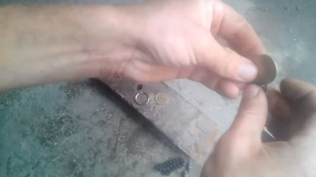 Брелок из цепи и монеты смотреть онлайн