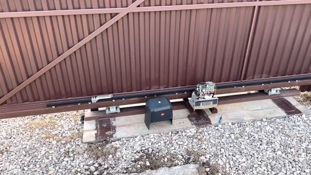 Обучение BFT привода для откатных ворот, чтобы они не бились в конце, а закрывались плавно. смотреть онлайн