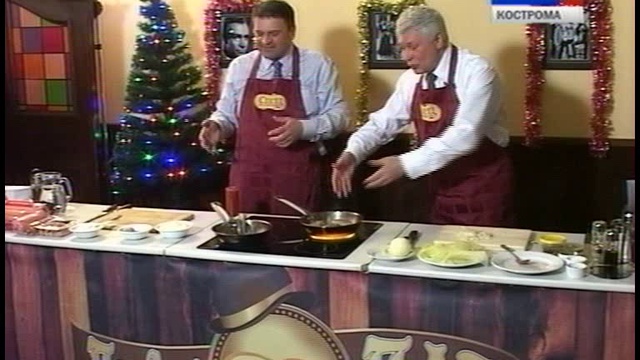 В.Ижицкий (облдума - КПРФ, Кострома) готовит голубцы смотреть онлайн