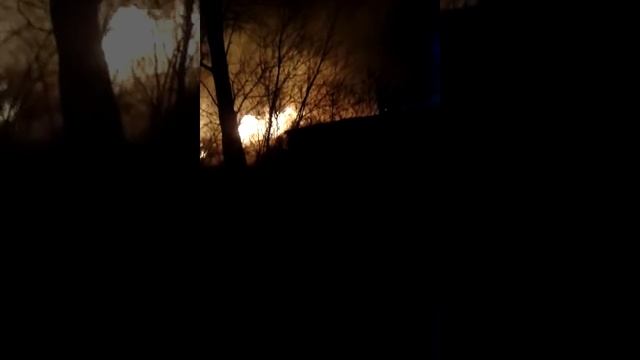 Пожар горят ангары Нефтяная дорога Санкт - Петербург 2015 04 27 213800