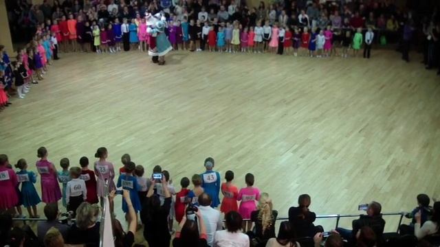 Танец Деда Мороза и Снегурочки смотреть онлайн