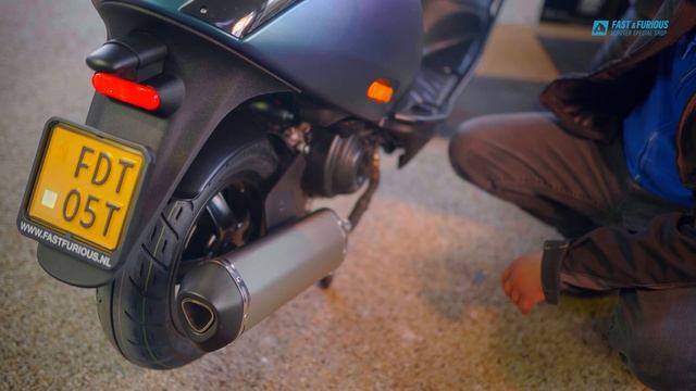 Piaggio Zip SP custom Mat Cameleon ?Akrapovic look? 50cc 4takt scooter смотреть онлайн