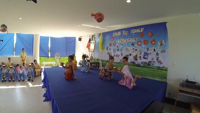 Father's Day in Sethavidhya School / Папин День Хуахин смотреть онлайн