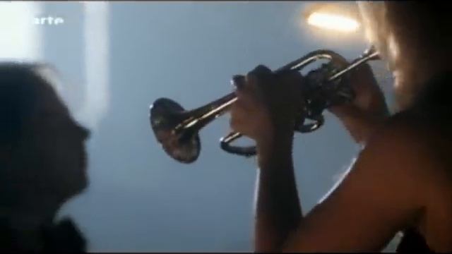 Alison Balsom joue Bach Concerto en ré majeur.wmv