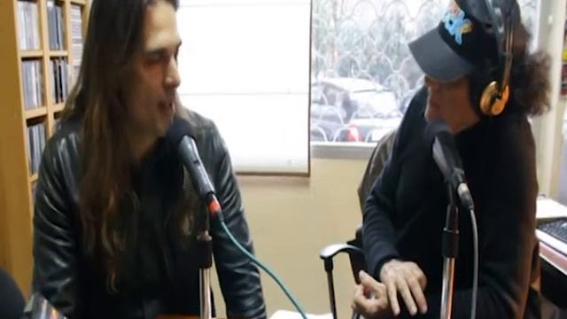Entrevista a Kiko Loureiro (Angra) смотреть онлайн
