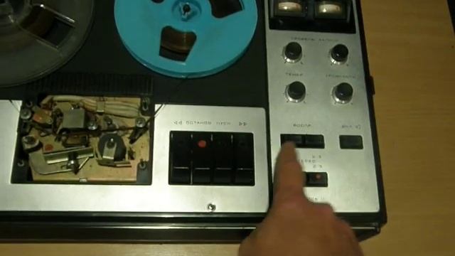 Советский ретро магнитофон Эльфа-332 стерео смотреть онлайн