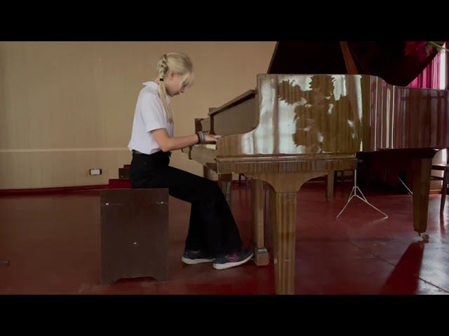 Петрина Снежана. Ж Меньюр "Испанский танец" смотреть онлайн