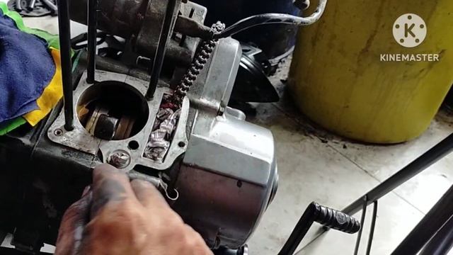 Bagong gawa lang ng Euro 125 na losetread na cylinder head bolt. смотреть онлайн
