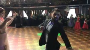 Танцует Мансур Мусаев