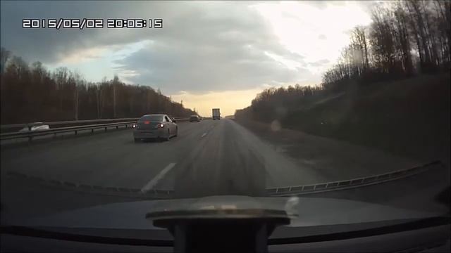 Выбросил мусор из машины Mazda 6 на трассу M5(Уфа Алкино) смотреть онлайн
