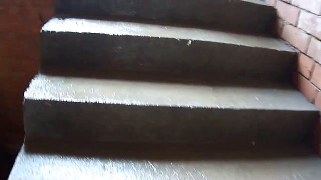 Монолитная лестница в подвал и на второй этаж смотреть онлайн