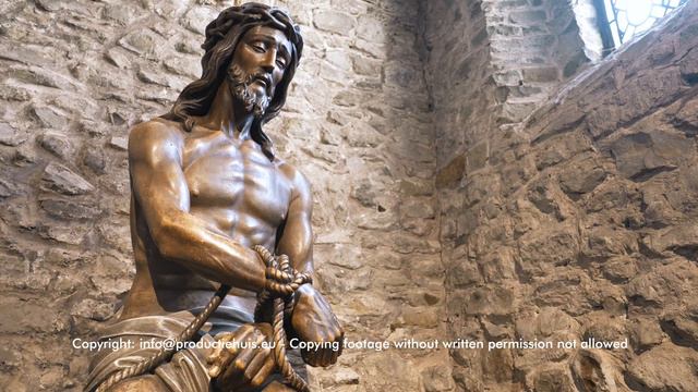 Basilica of the Holy Blood in Brugge: Chapel of St Basil built by Derrick, Count of Alsace - 4K смотреть онлайн