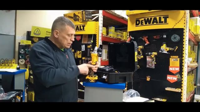 Болгарка DCG405 P3