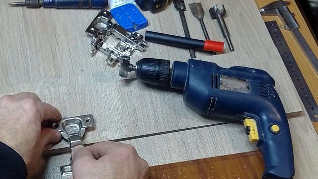 Как установить петлю в фасад? Шаблон для установки мебельных петель. смотреть онлайн