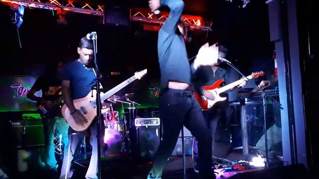 Bootstrap Paradox Jenny Jenny ( Cover) смотреть онлайн