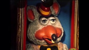 Chuck e Cheese Portrait bots 1977 vs 2023