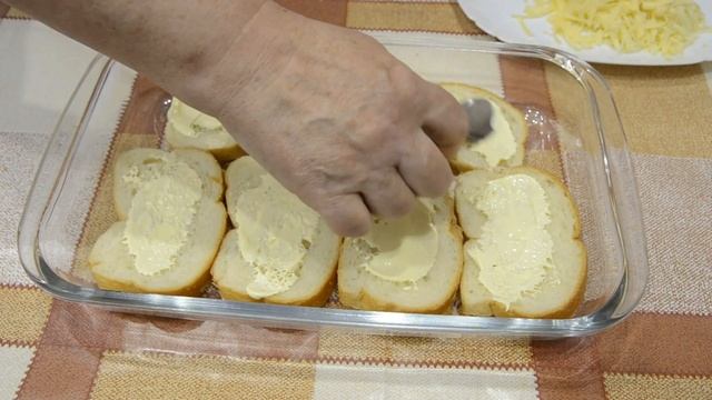 Бутерброды со шпротами - вкусная и простая закуска на праздничный стол. смотреть онлайн