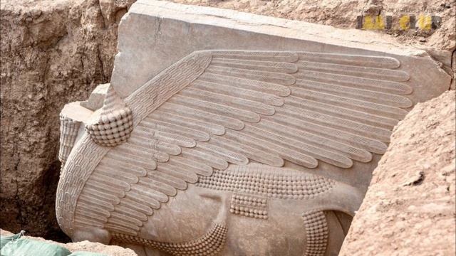 В Ираке обнаружена скульптура божества Ламасcу возрастом 2700 лет смотреть онлайн